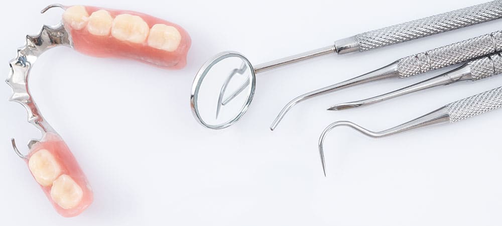 denture-tools-and-partial-denture